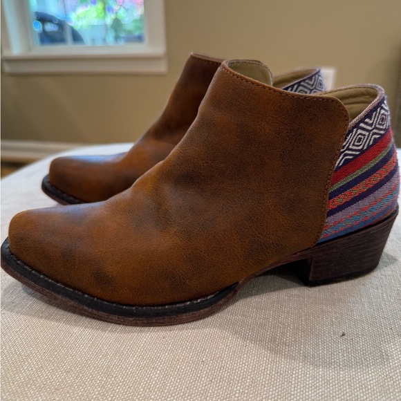 Women’s roper western cowboy bootie size 6 preowned EUC - Picture 1 of 6